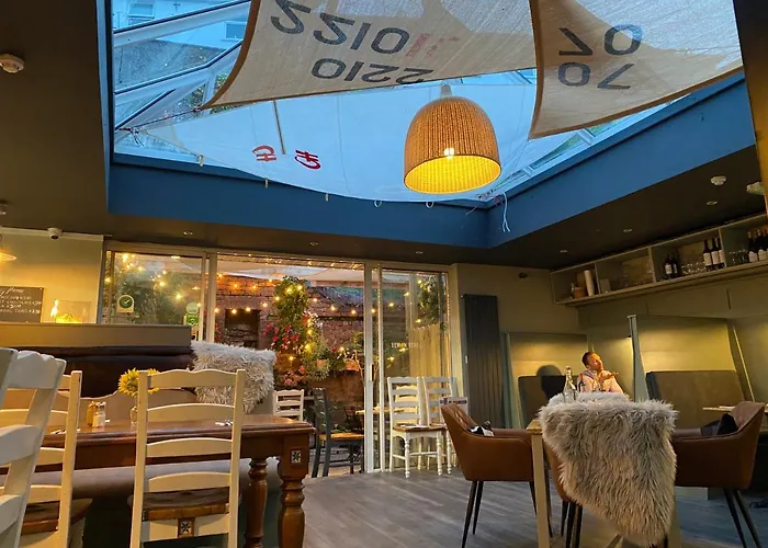 The Lemon Leaf Cafe Bar And Townhouse Hotel Kinsale