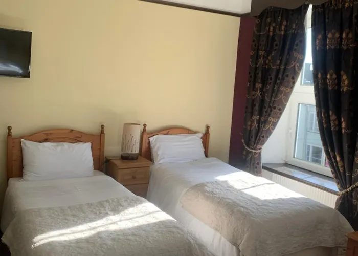 Buggle'S Pub And Accommodation Kilrush