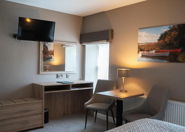 Castle Varagh Hotel & Bar Castlepollard